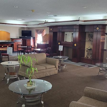 Windsor Inn & Suites Додж Сити Екстериор снимка