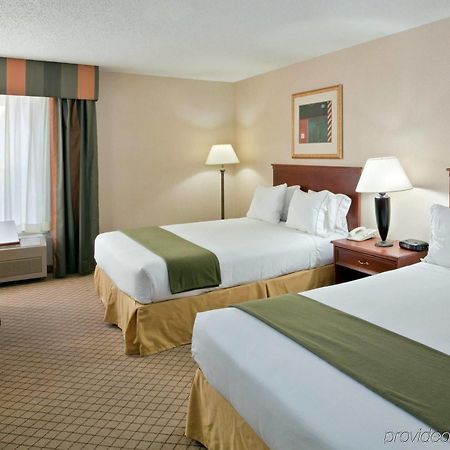 Windsor Inn & Suites Додж Сити Стая снимка