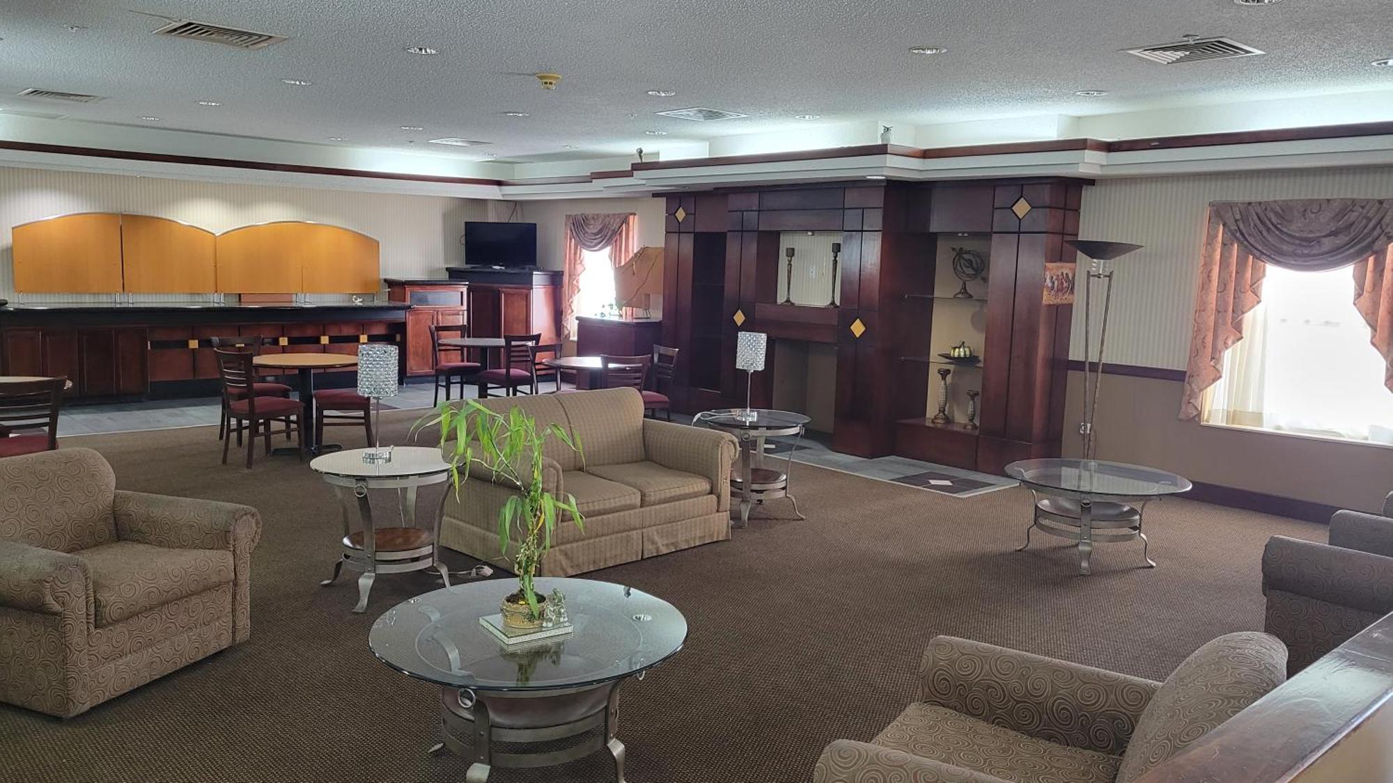Windsor Inn & Suites Додж Сити Екстериор снимка