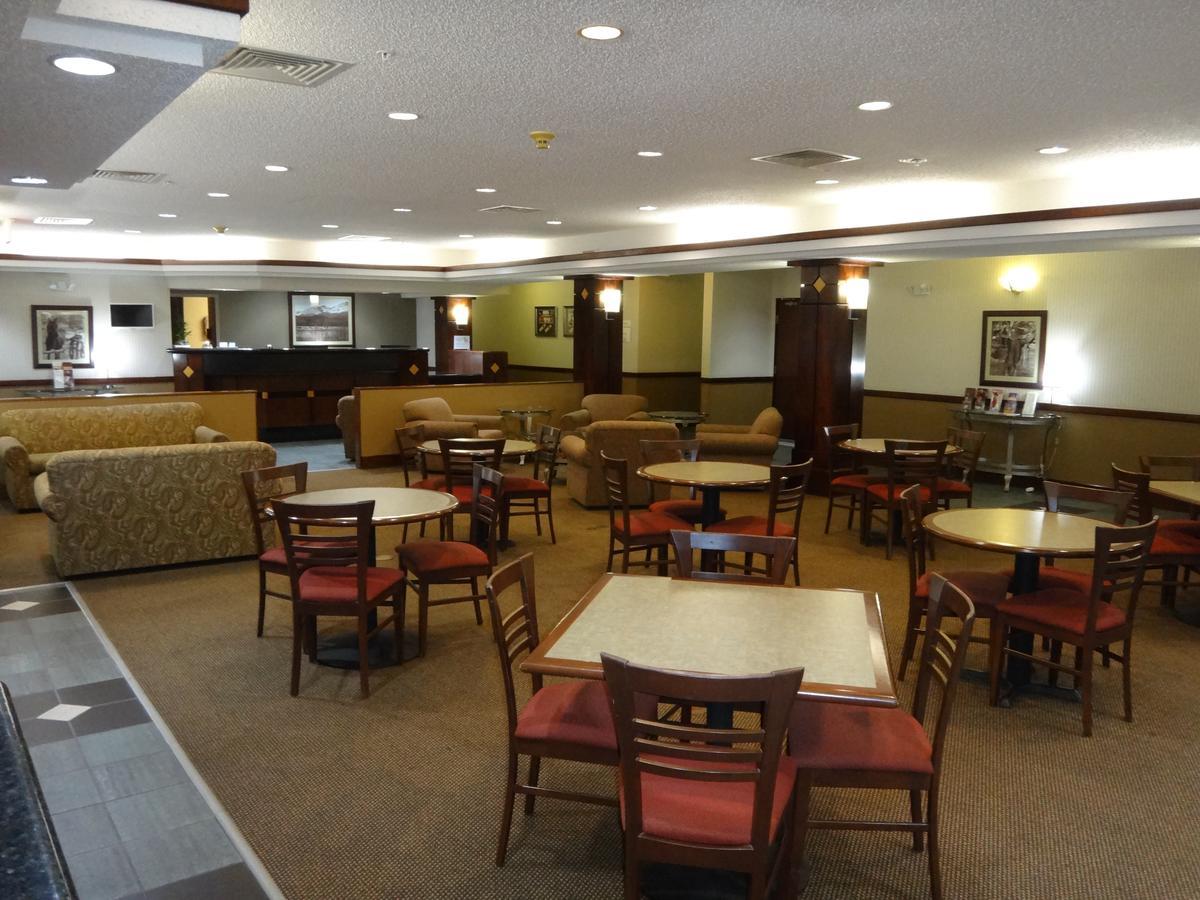 Windsor Inn & Suites Додж Сити Екстериор снимка