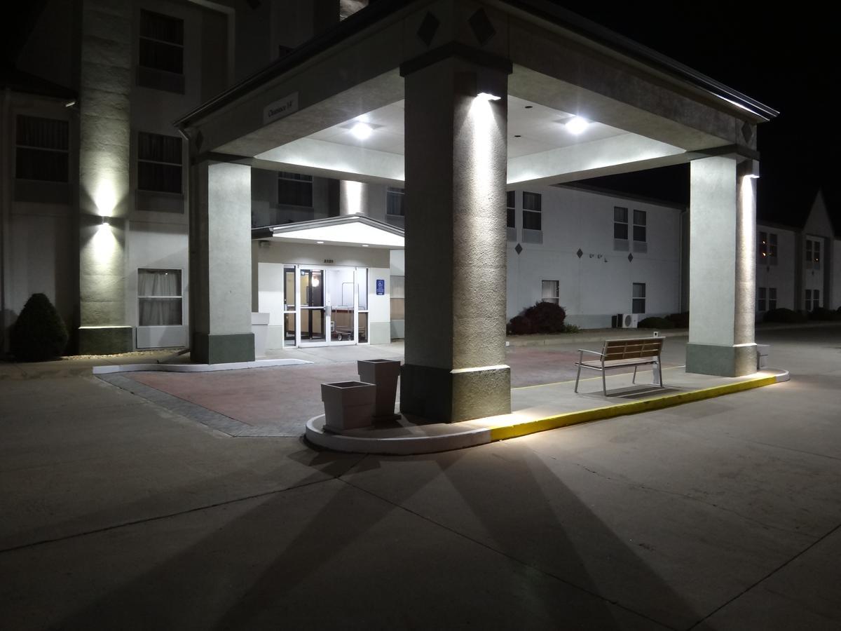 Windsor Inn & Suites Додж Сити Екстериор снимка