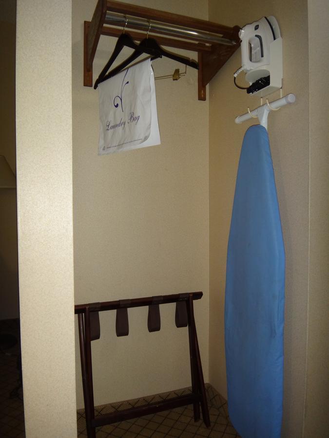 Windsor Inn & Suites Додж Сити Екстериор снимка