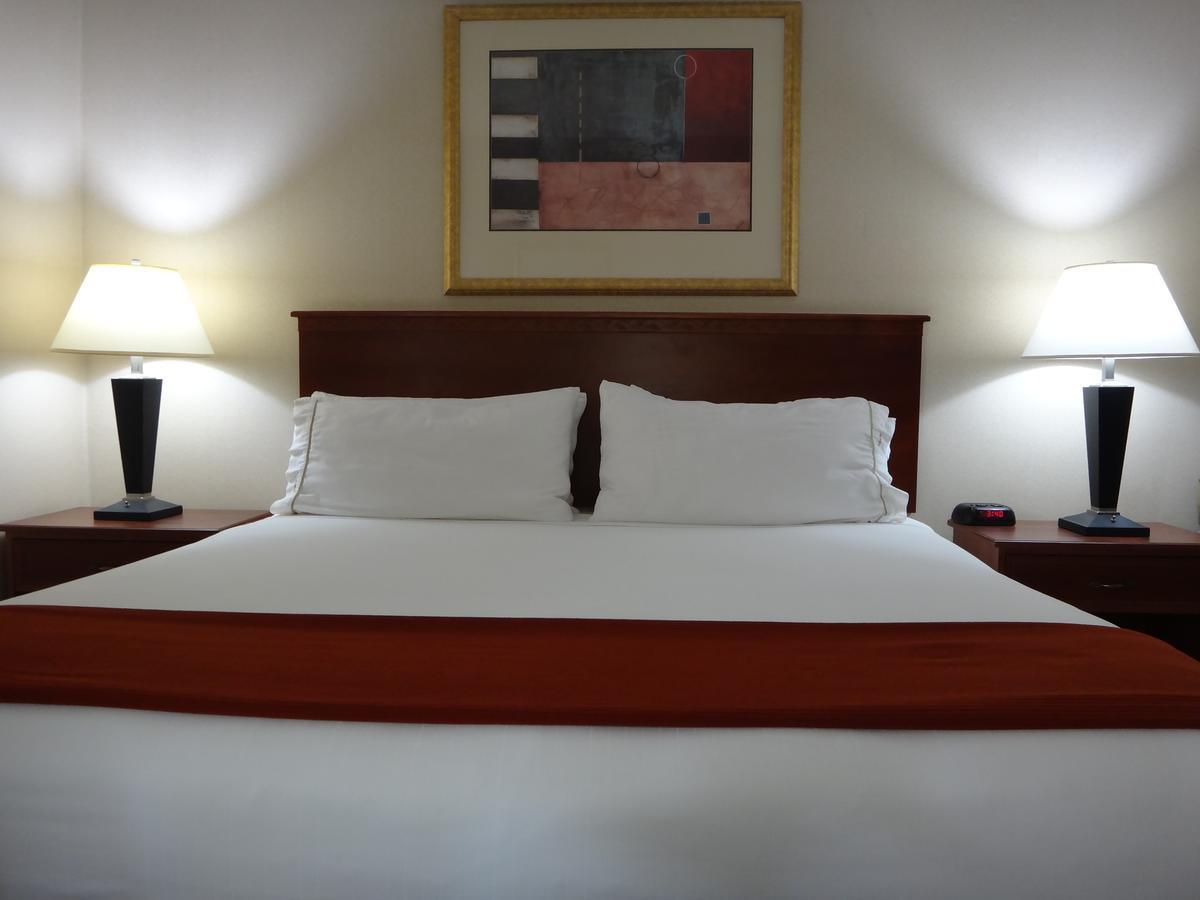 Windsor Inn & Suites Додж Сити Екстериор снимка