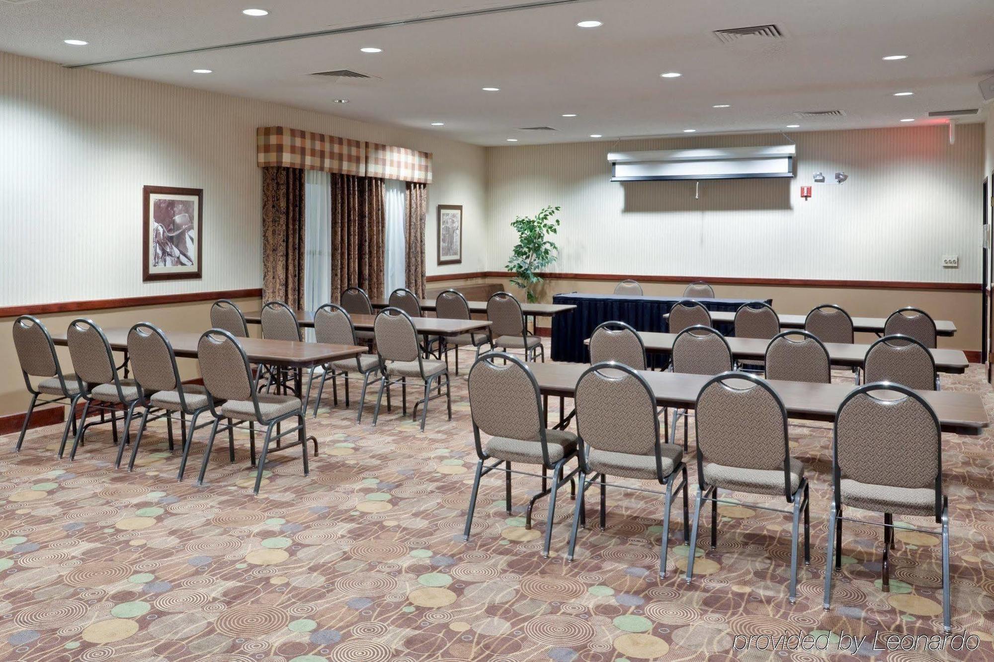Windsor Inn & Suites Додж Сити Екстериор снимка